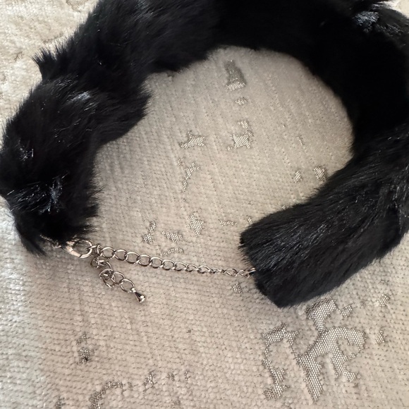 ASOS Black Faux Fur Choker - Picture 4 of 4